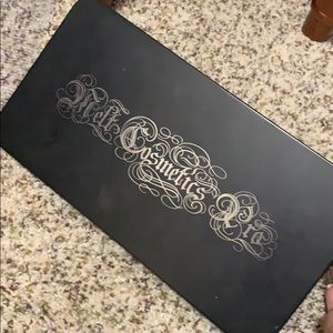 Melt Cosmetics magnetic palette